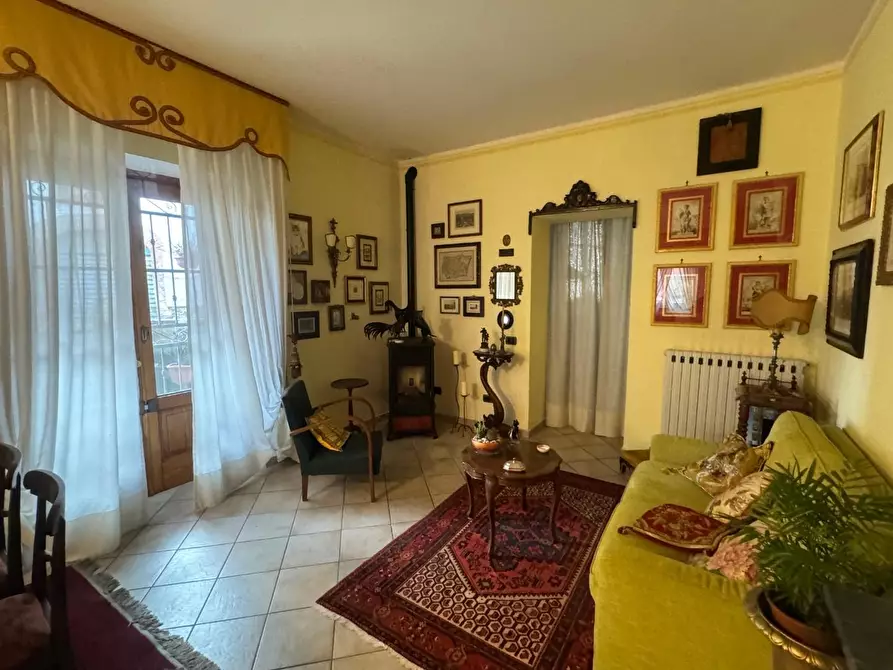 Immagine 18 di Appartamento in vendita  a Lucca