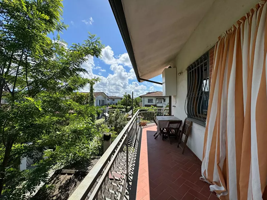 Immagine 10 di Porzione di casa in affitto  a Montignoso