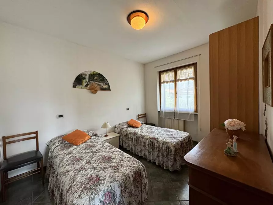 Immagine 3 di Porzione di casa in affitto  a Montignoso