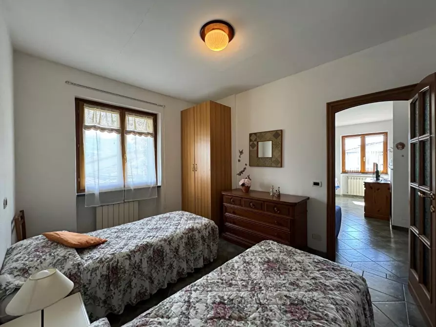 Immagine 4 di Porzione di casa in affitto  a Montignoso