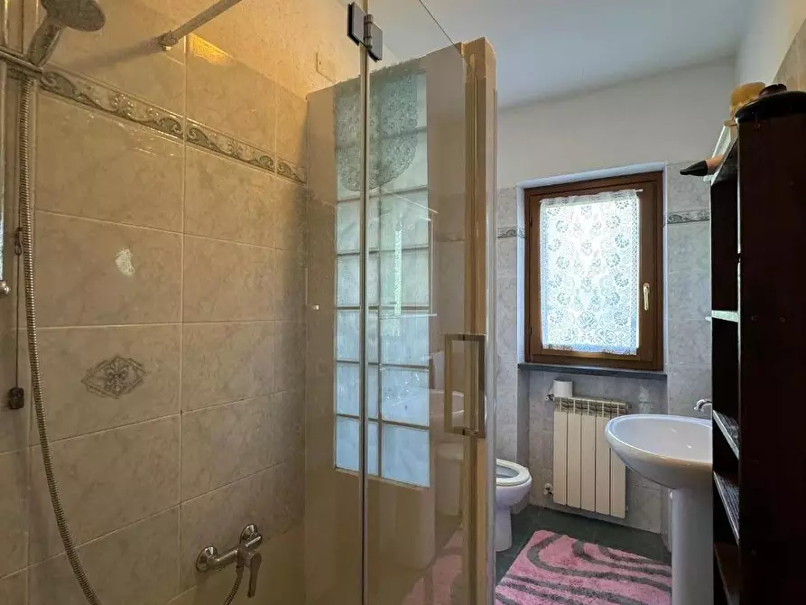 Immagine 8 di Porzione di casa in affitto  a Montignoso