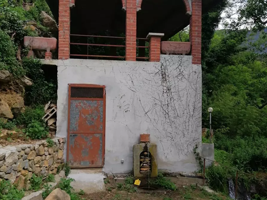 Immagine 13 di Villa in vendita  a Calci