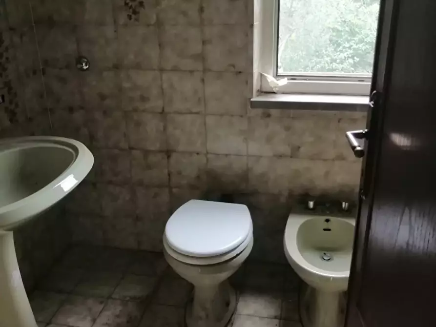 Immagine 2 di Villa in vendita  a Calci