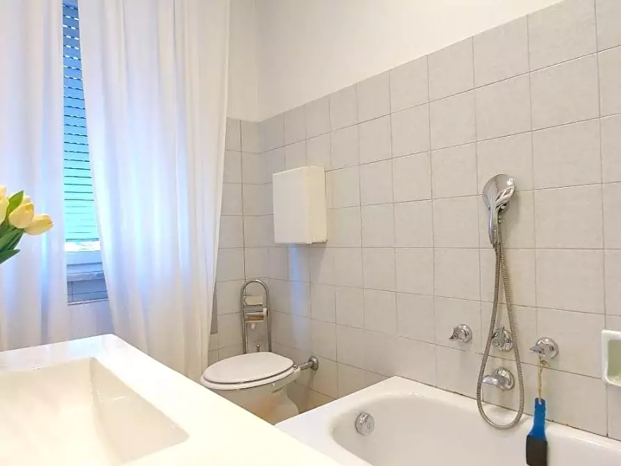 Immagine 37 di Appartamento in vendita  a Carrara