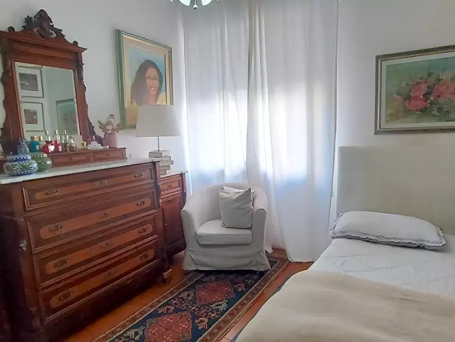 Immagine 26 di Appartamento in vendita  a Carrara