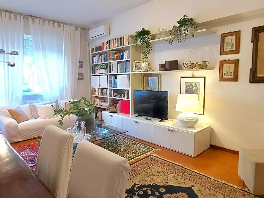 Immagine 3 di Appartamento in vendita  a Carrara