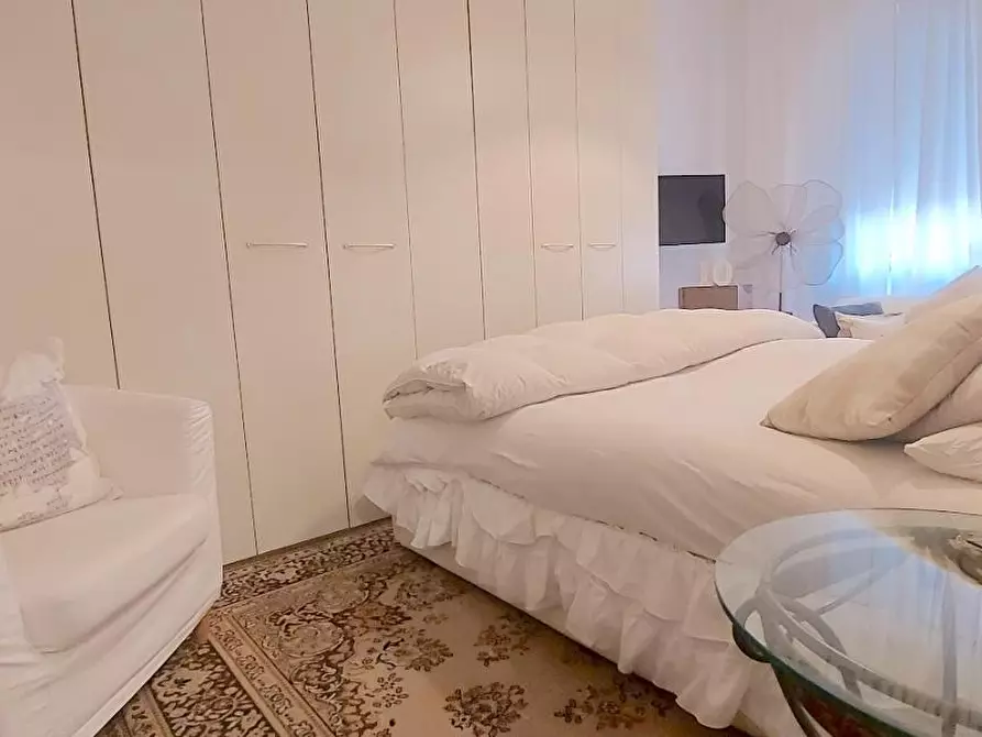 Immagine 21 di Appartamento in vendita  a Carrara