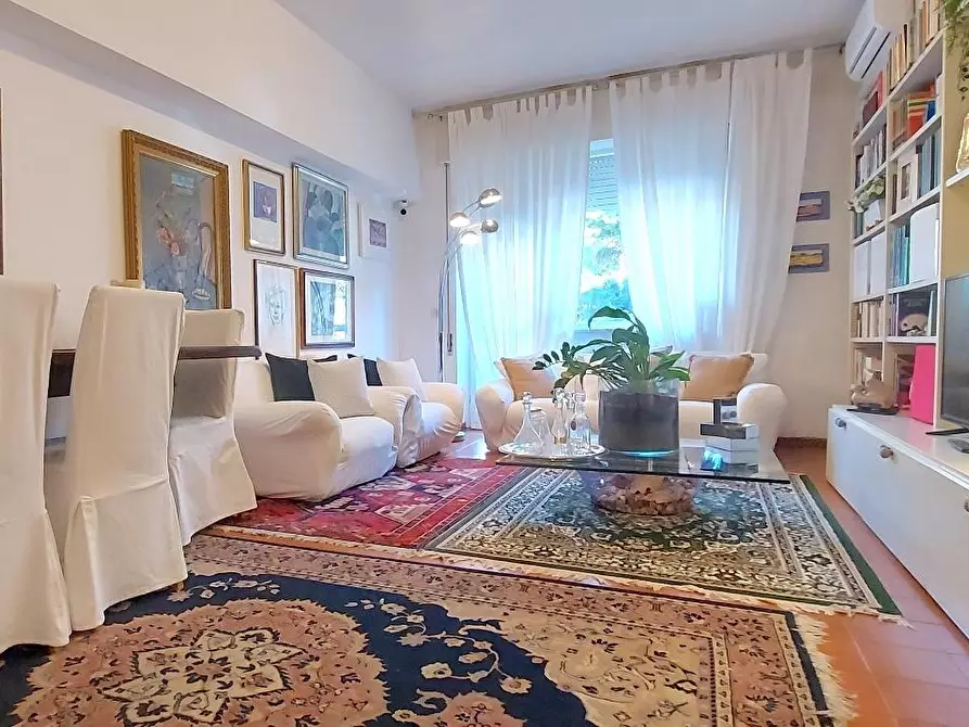 Immagine 2 di Appartamento in vendita  a Carrara