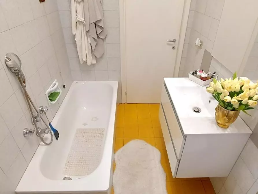 Immagine 38 di Appartamento in vendita  a Carrara