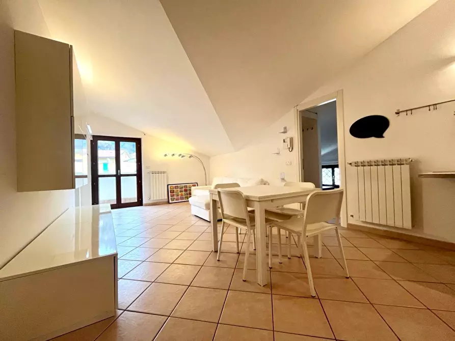 Immagine 5 di Mansarda in vendita  a Massa