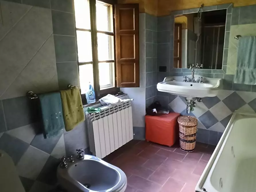 Immagine 27 di Porzione di casa in vendita  a Bagni Di Lucca