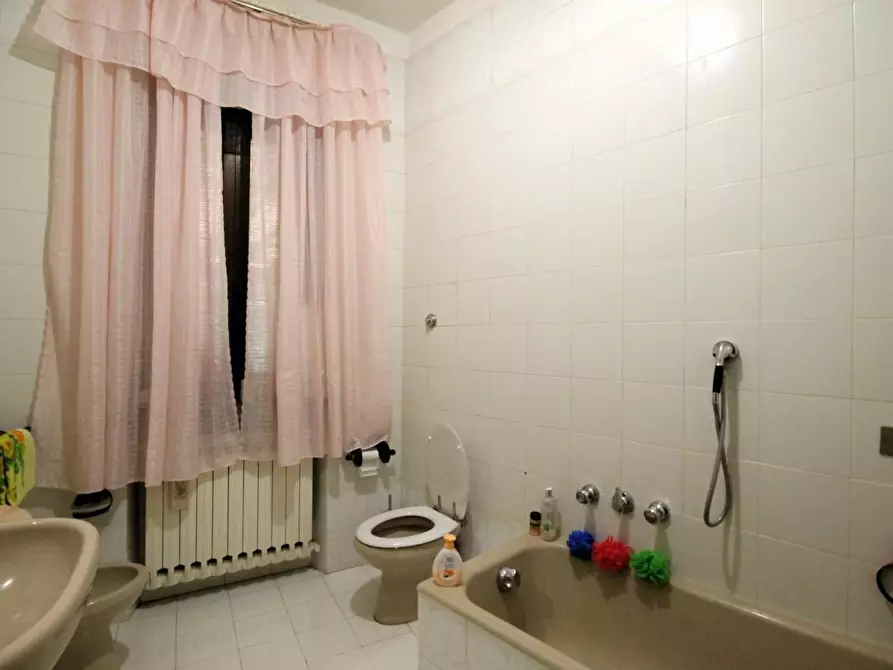 Immagine 33 di Villa in vendita  a Lucca