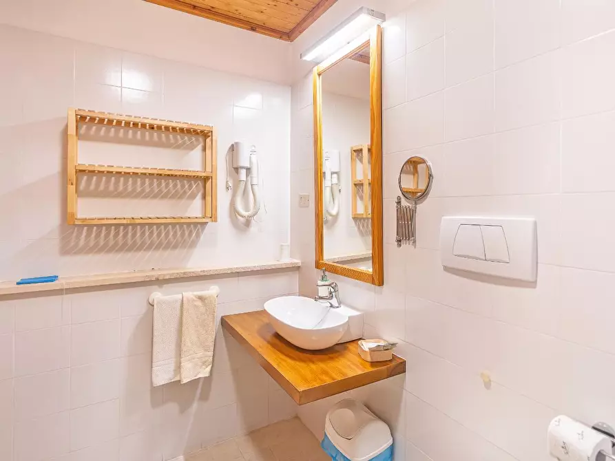 Immagine 21 di Casa colonica in vendita  a Pomarance