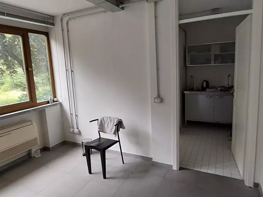 Immagine 19 di Ufficio in vendita  a Vinci