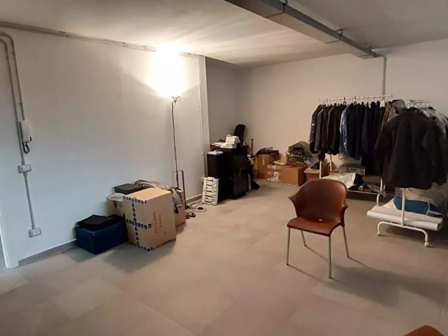 Immagine 18 di Ufficio in vendita  a Vinci