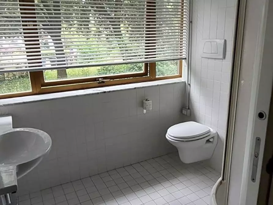 Immagine 11 di Ufficio in vendita  a Vinci