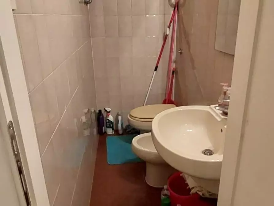 Immagine 15 di Ufficio in vendita  a Vinci