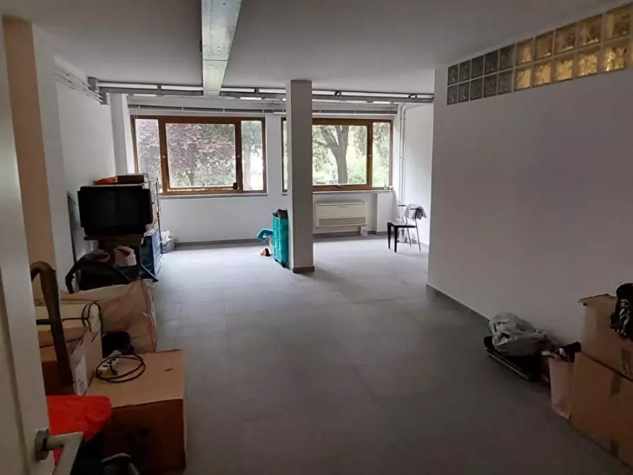 Immagine 10 di Ufficio in vendita  a Vinci