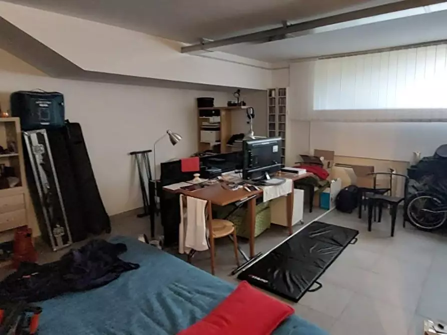 Immagine 8 di Ufficio in vendita  a Vinci