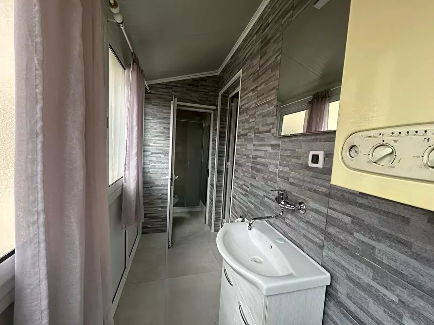 Immagine 11 di Appartamento in vendita  a Livorno