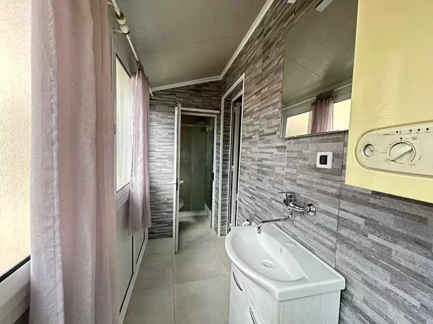 Immagine 12 di Appartamento in vendita  a Livorno