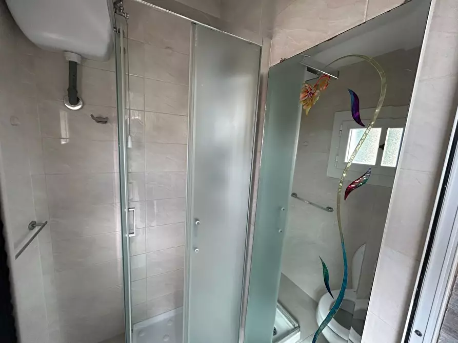 Immagine 14 di Appartamento in vendita  a Livorno