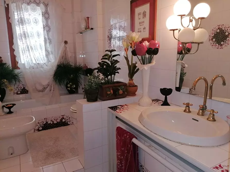 Immagine 19 di Villetta a schiera in vendita  a Carrara