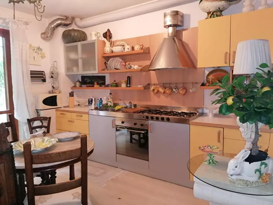 Immagine 9 di Villetta a schiera in vendita  a Carrara