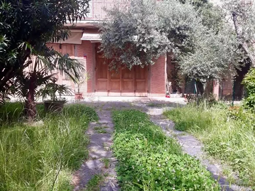 Immagine 21 di Appartamento in vendita  a Pietrasanta