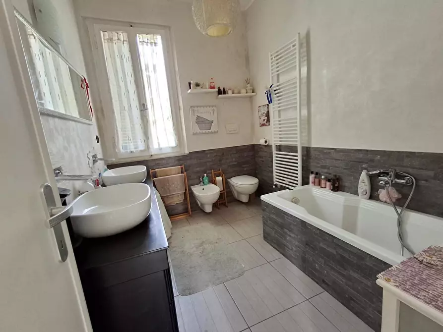 Immagine 29 di Terratetto in vendita  a Capraia E Limite