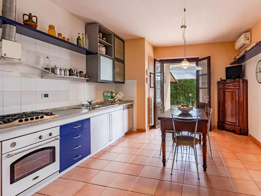 Immagine 12 di Villa in vendita  a San Giuliano Terme