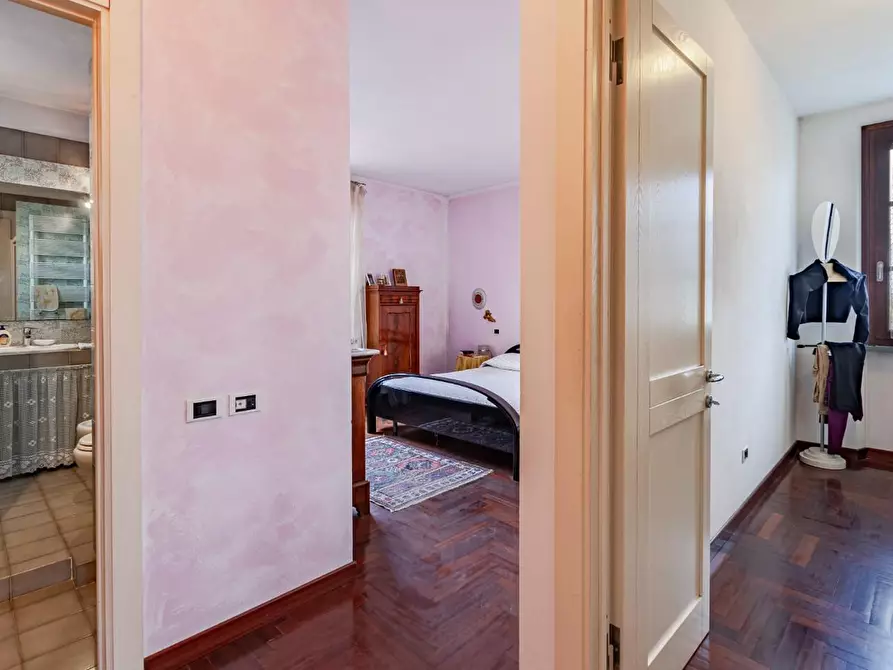 Immagine 38 di Villa in vendita  a San Giuliano Terme