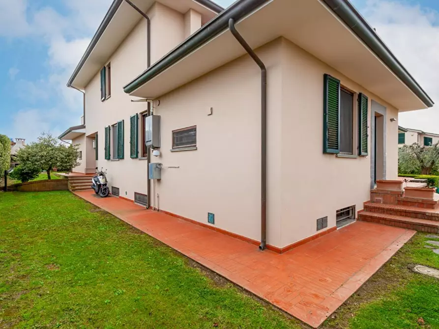 Immagine 6 di Villa in vendita  a San Giuliano Terme