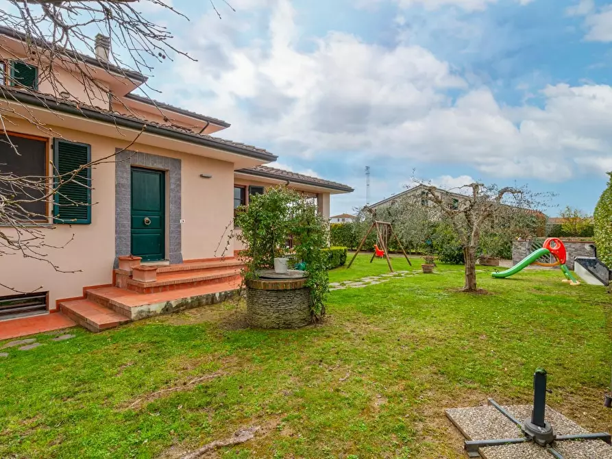 Immagine 5 di Villa in vendita  a San Giuliano Terme