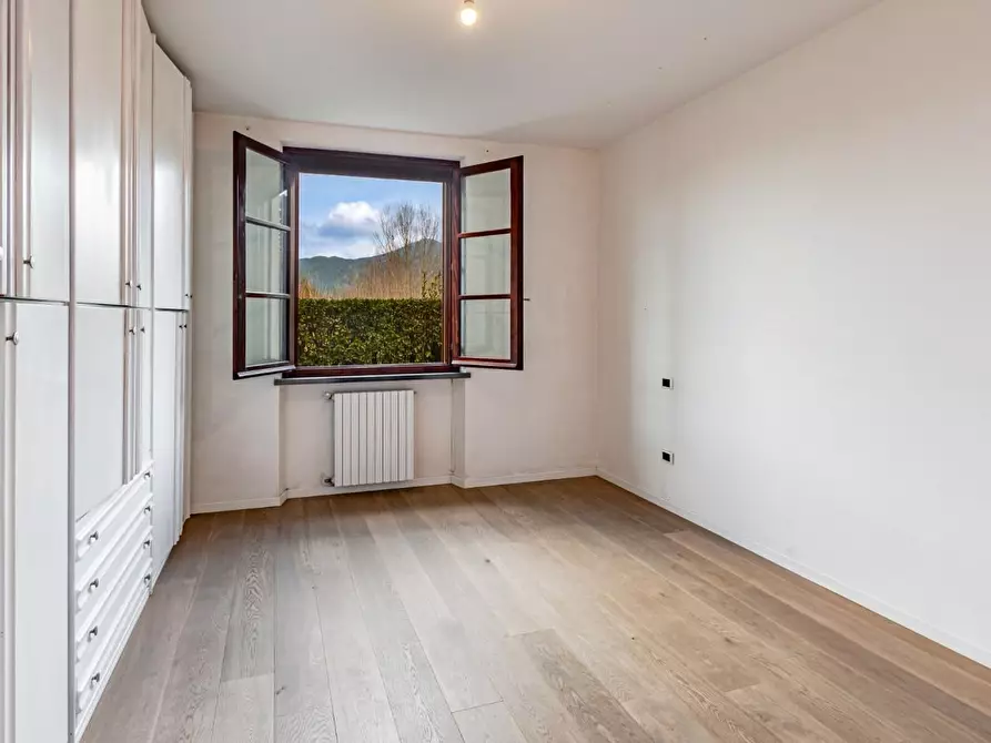 Immagine 49 di Villa in vendita  a San Giuliano Terme