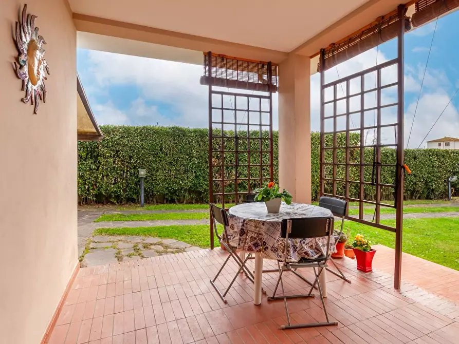 Immagine 15 di Villa in vendita  a San Giuliano Terme