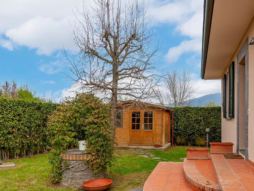 Immagine 4 di Villa in vendita  a San Giuliano Terme