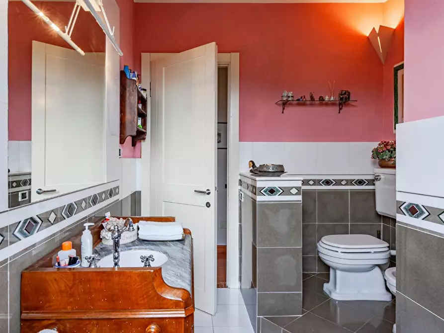 Immagine 23 di Villa in vendita  a San Giuliano Terme