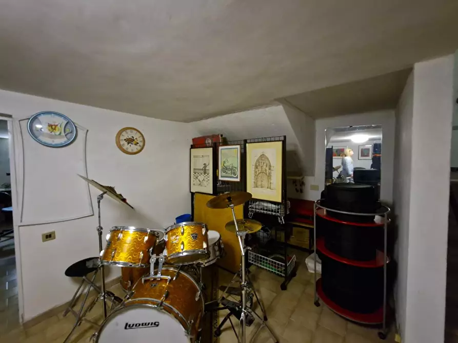 Immagine 19 di Appartamento in vendita  a Campiglia Marittima