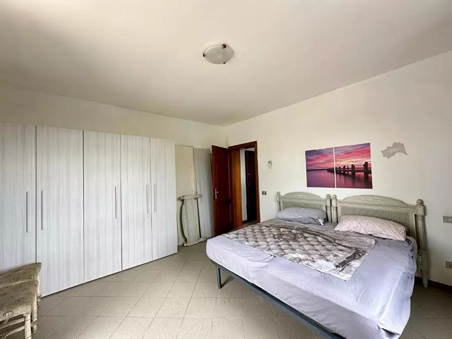 Immagine 9 di Appartamento in vendita  a Lucca