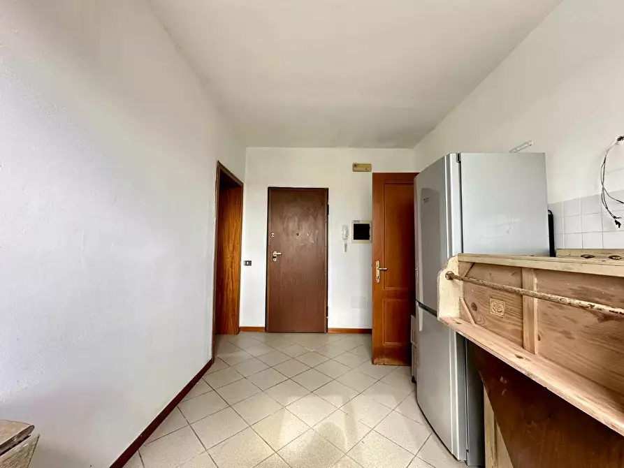 Immagine 6 di Appartamento in vendita  a Lucca