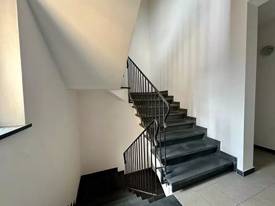 Immagine 14 di Appartamento in vendita  a Lucca