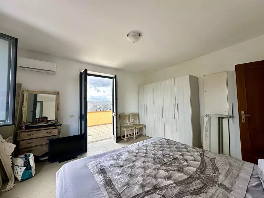 Immagine 10 di Appartamento in vendita  a Lucca