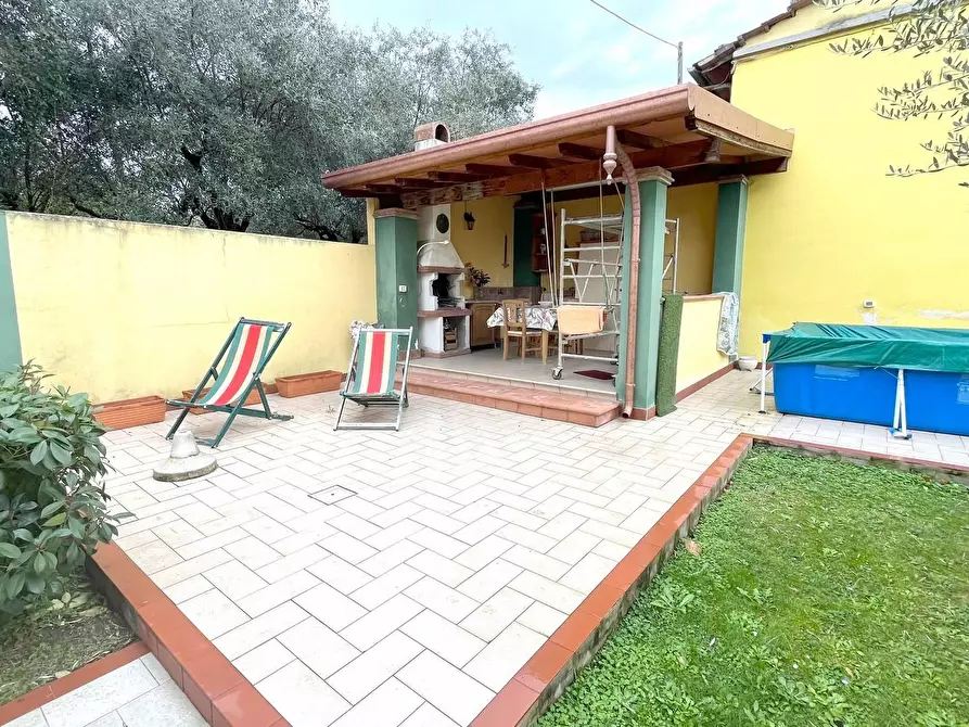 Immagine 8 di Villa in vendita  a Seravezza