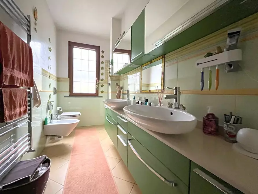 Immagine 43 di Villa in vendita  a Seravezza