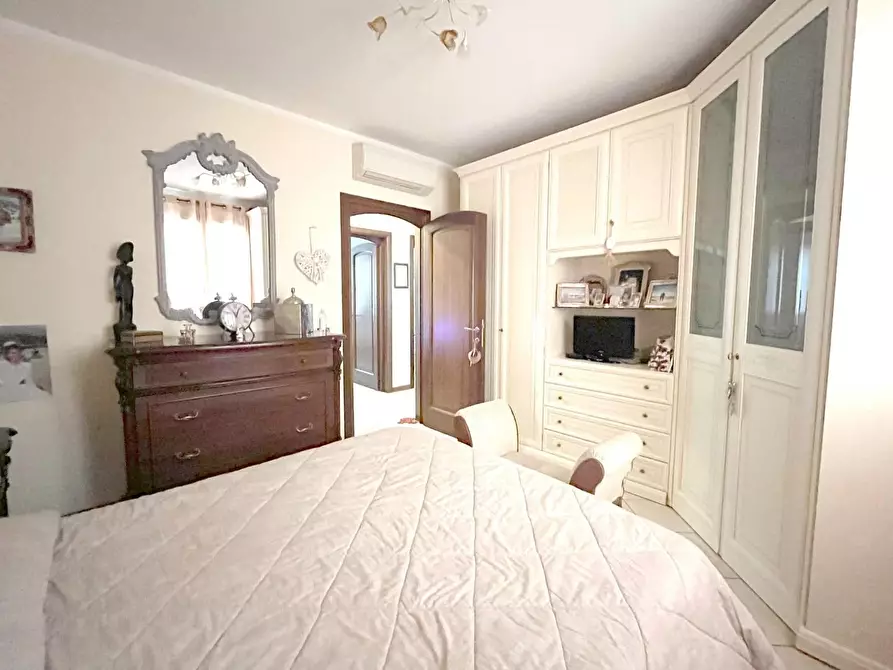 Immagine 34 di Villa in vendita  a Seravezza