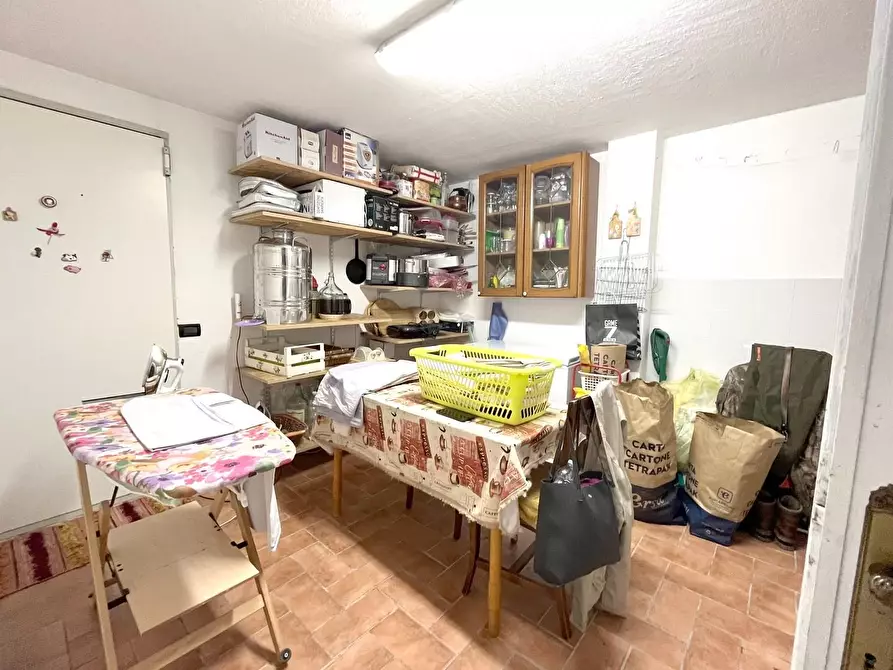 Immagine 53 di Villa in vendita  a Seravezza