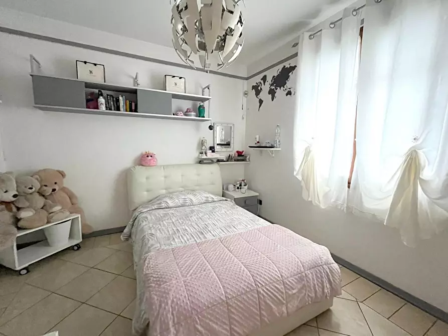 Immagine 36 di Villa in vendita  a Seravezza