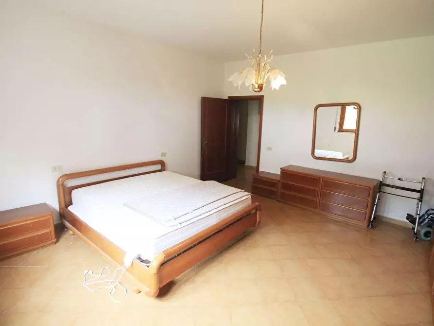 Immagine 24 di Casa colonica in vendita  a Empoli