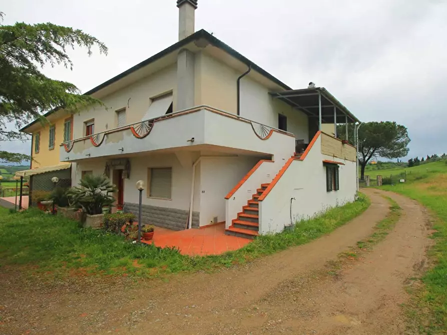 Immagine 27 di Casa colonica in vendita  a Empoli